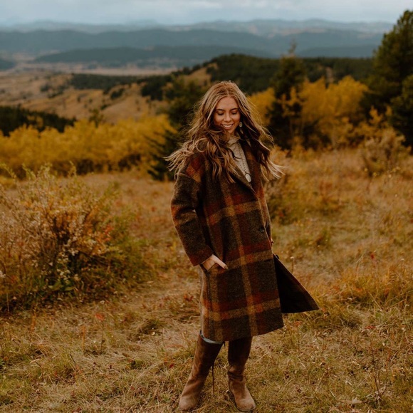 Abrigo Plaid Coat - Picture 2 of 2